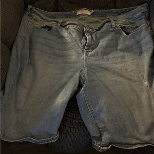 Torrid denim shorts size 24